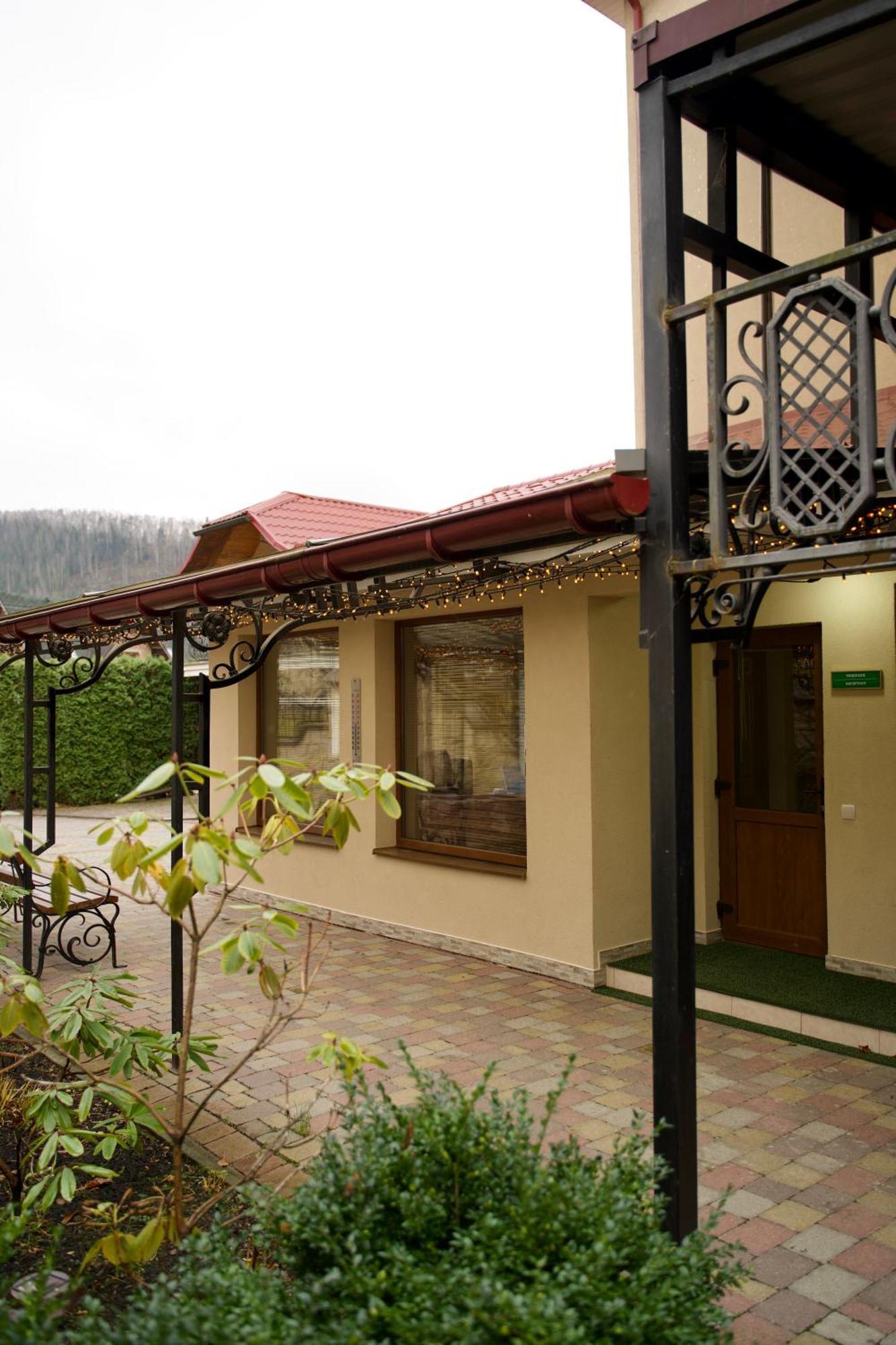 Петрос Family Hotel Jaremtsje Eksteriør bilde